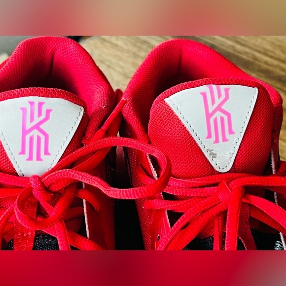 Nike Kyrie Flytrap 6 Low University Red size 9.5 men’s - Picture 9 of 10